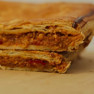 Empanada de pisto y atún