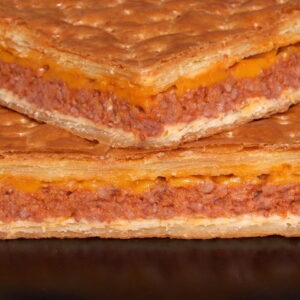 Empanada de carne, barbacoa y cheddar