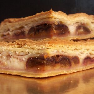 Empanada de bechamel y dátiles