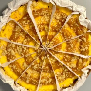 Tarta cremosa de mango